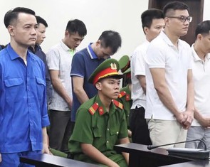 Hai ‘ông trùm’ vụ sữa giả lĩnh 30 năm tù, cựu công an lừa ‘chạy án’ và cựu chi cục trưởng cùng lĩnh 12 năm