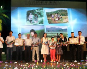 Phú Yên khen Victor Vũ "góp phần quảng bá du lịch"
