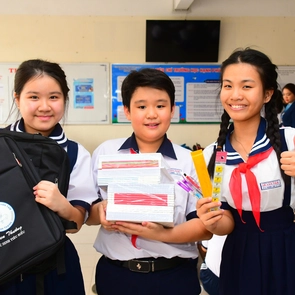 Trường THCS Lê Văn Tám hướng về đồng bào vùng lũ