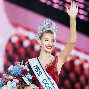 Người đẹp Mỹ Yolina Lindquist đăng quang Miss Cosmo 2025