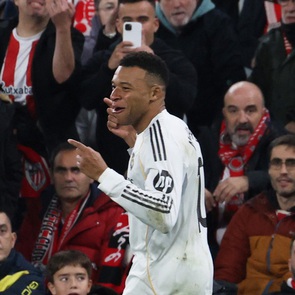 Mbappe lập cú đúp giúp Real Madrid thoát chuỗi hoà