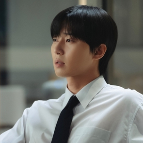 Park Seo Joon tái xuất dòng phim hài lãng mạn sau 7 năm