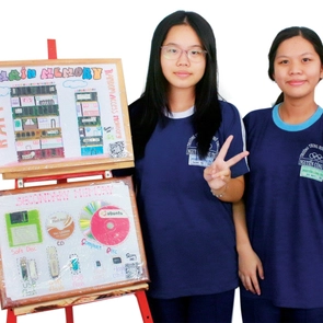 Học trò Trường THPT Nguyễn Công Trứ làm tranh nghệ thuật từ vi mạch điện tử
