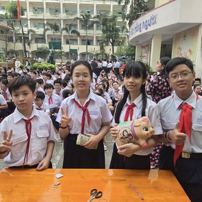 Nhiều trường tại TP.HCM đồng loạt 'khui heo đất', gây quỹ cùng bạn vui xuân Bính Ngọ 2026