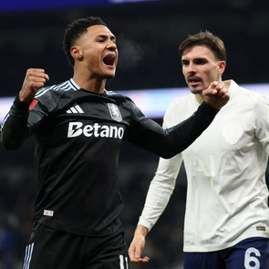 Fenerbahce đấu Aston Villa: 3 điểm cho đại diện nước Anh?