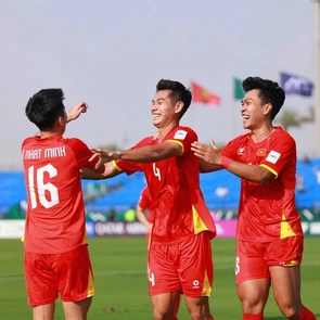 U23 Việt Nam tìm lời giải cho vị trí của Hiểu Minh và Lý Đức