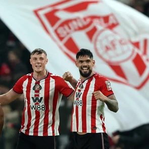 West Ham đấu Sunderland: Mèo đen phá dớp sân khách
