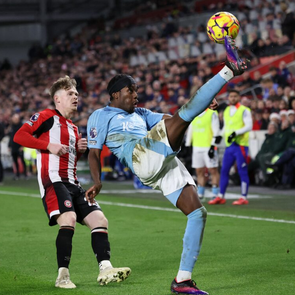 Đội hình xuất phát của Brentford và Nottingham Forest