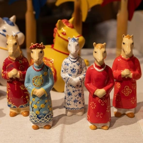 Ngắm linh vật Tết Bính Ngọ sống động qua các sản phẩm thủ công