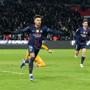 PSG giành chiến thắng trước đội bóng cùng thành phố