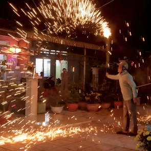 Pháo tự chế từ bùi nhùi thép: đẹp mắt nhưng tiềm ẩn hiểm họa