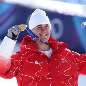Ai là người giành huy chương vàng đầu tiên tại Thế vận hội Mùa đông 2026?