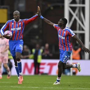 Siêu máy tính dự đoán Crystal Palace áp đảo AEK Larnaca