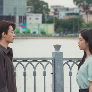 Gửi lại thanh xuân qua những thước phim đầy nuối tiếc của Once we were us