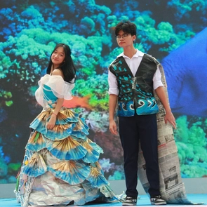 Học trò Trường THPT Lê Quý Đôn thể hiện tình yêu biển đảo qua 60 trang phục đặc biệt