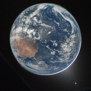 Xem livestream hành trình trở về Trái Đất của phi hành đoàn Artemis II ở đâu, mấy giờ?