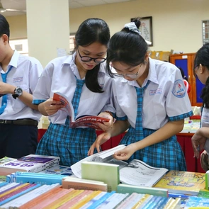 Lan tỏa niềm vui đọc sách từ hội sách học đường Trường THPT Lê Trọng Tấn