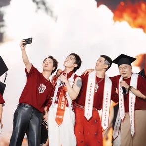 Gai Home concert: Chuyến tàu trở về đầy cảm xúc của các anh tài