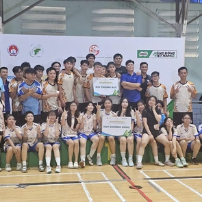 Teen Trường THPT Nguyễn An Ninh giành cú đúp huy chương môn bóng ném