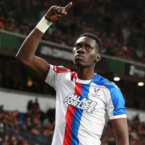Ismaila Sarr ghi bàn 'nhanh nhất lịch sử' đưa Crystal Palace đến gần vé vào chung kết