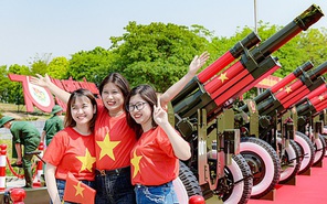 Cùng hướng về Điện Biên