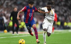 Kylian Mbappe lập công rồi đá hỏng phạt đền, Real Madrid thắng Barcelona trong trận El Clasico