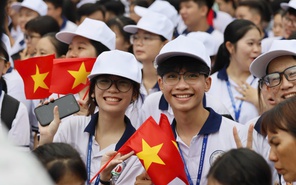 Học trò Đồng Tháp cổ vũ Nhựt Lam chinh phục Đường lên đỉnh Olympia 2025