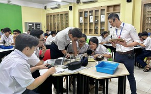 'Trợ thủ AI' vào tiết vật lý của teen Trường THPT Lương Thế Vinh
