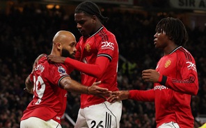 Nottingham Forest hòa Man United, Arsenal vững ngôi đầu