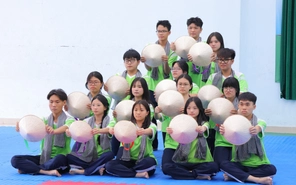 Sắc màu tuổi trẻ tại hội thi flashmob Trường THPT Nam Kỳ Khởi Nghĩa