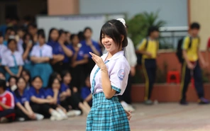 Teen Trường THPT Lê Trọng Tấn thỏa sức thể hiện cá tính với random dance