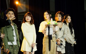 Han Sara tổ chức fan meeting cùng bộ đôi ‘em xinh’ Hoàng Duyên, Đào Tử A1J