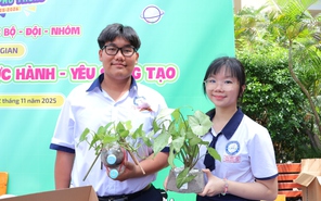 Độc đáo giấy từ thân cây chuối tại Ngày hội Học sinh Trung học phổ thông 