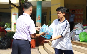 Thầy trò Trường THCS-THPT Trần Đại Nghĩa đồng lòng hướng về đồng bào miền Trung