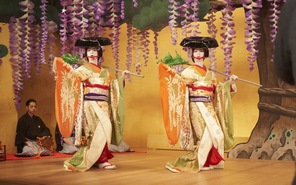 Phim dài 3 tiếng về Kabuki phá kỷ lục doanh thu Nhật Bản