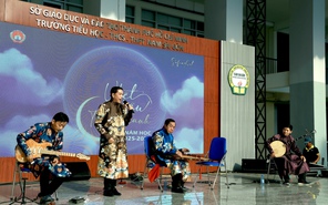 Teen Trường TH -THCS - THPT Nam Sài Gòn say mê giai điệu đờn ca tài tử