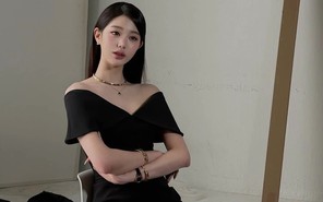 Wonyoung (IVE) sánh vai Lee Jun Young làm MC; TWICE ra mắt nhóm nhỏ