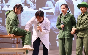 Hóa thân thành nhân vật trong trang sách, học trò Trường THPT Thủ Đức khai phá đam mê