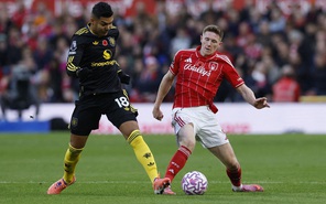 Hòa kịch tính Tottenham 2-2, Man United lỡ cơ hội vào top 4