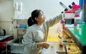 Nghị lực của hai nữ sinh Gia Lai nhận học bổng Vì tương lai Việt Nam