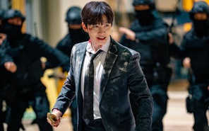 Tổng tài Lee Jun Ho thành siêu anh hùng...nửa mùa