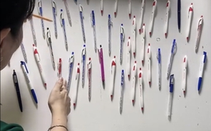 Bút bi dính tường có gì thú vị khiến học sinh lẫn giáo viên muốn thử?