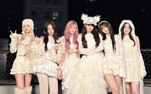 Sau tranh cãi quà sinh nhật hàng tỷ đồng, IVE tuyên bố chỉ nhận thư tay từ fan