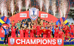 Nhìn lại cú hat-trick của bóng đá Việt Nam năm 2025