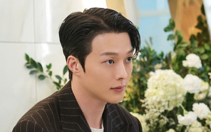 Sức hút ít biết của nam chính Dynamite kiss