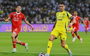 Cristiano Ronaldo chạm mốc 925 bàn thắng trong trận thắng 2-0 của Al Nassr