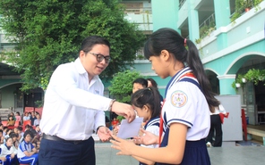 Học bổng Vì tương lai Việt Nam chắp cánh ước mơ cho học sinh Trường tiểu học An Hội