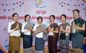 Sinh viên Lào, Campuchia đón Tết cổ truyền ấm áp tại Việt Nam