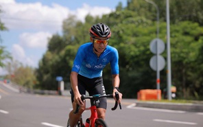 Nam sinh Trường THPT Nguyễn An Ninh tỏa sáng với môn thể thao 'bơi, đạp, chạy' (Triathlon)