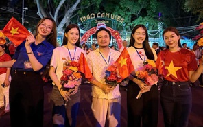 Nghệ sĩ Việt tự hào tham gia luyện tập diễu binh, diễu hành Đại lễ 30-4